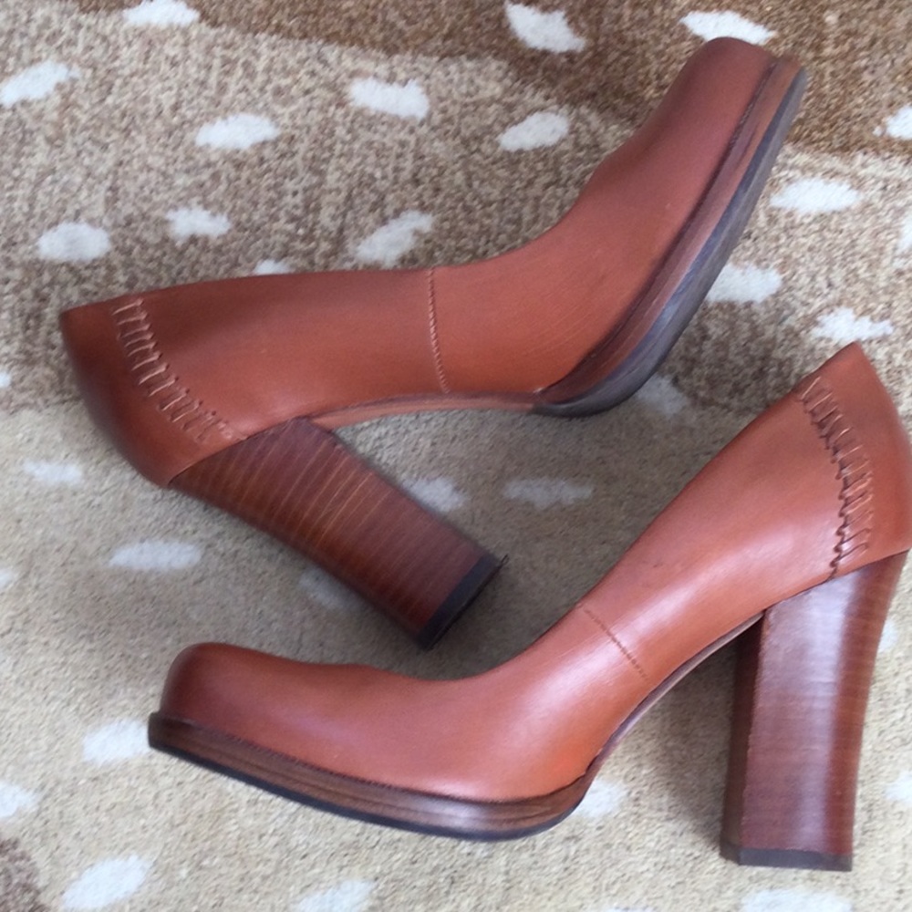 New Neutral Heel with Whipstitch Detail